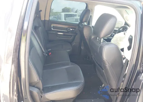 2015 Ram 1500 Laramie из США, поврежденный, VIN 1C6RR7NT1FS711834